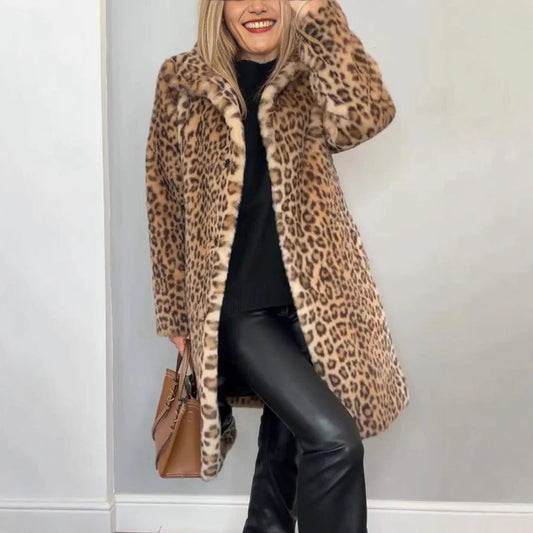 Féline Élégance | Manteau Léopard Douillet