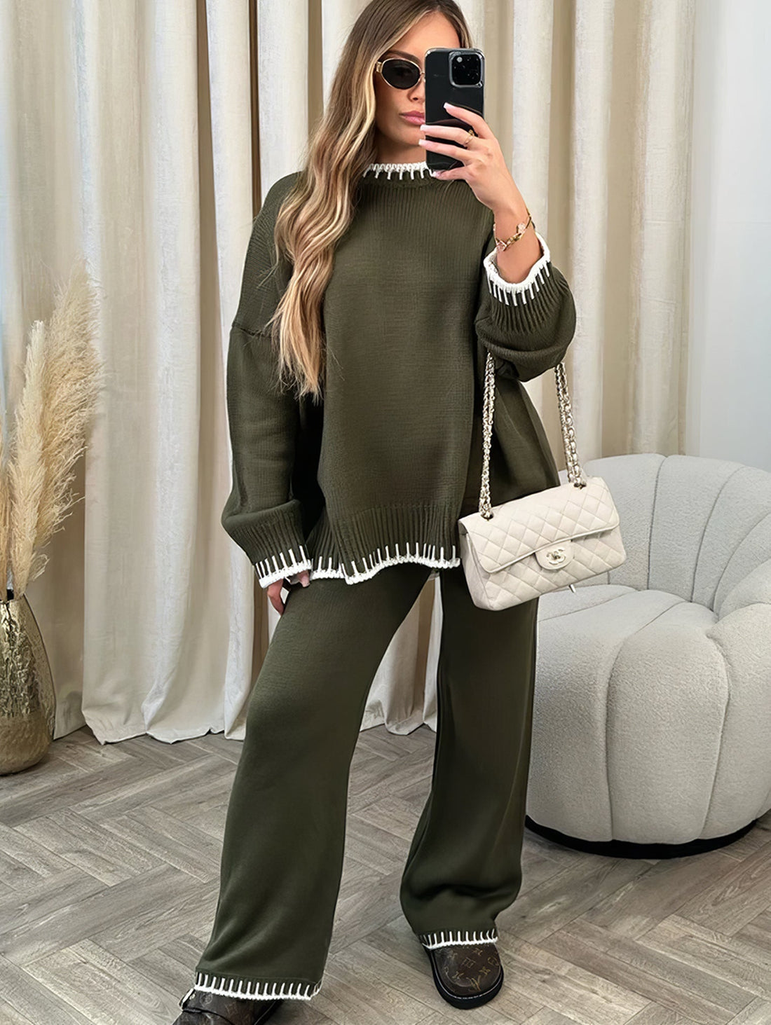 Ensemble Seliya™ en maille douce avec bordures contrastées, beige élégant.